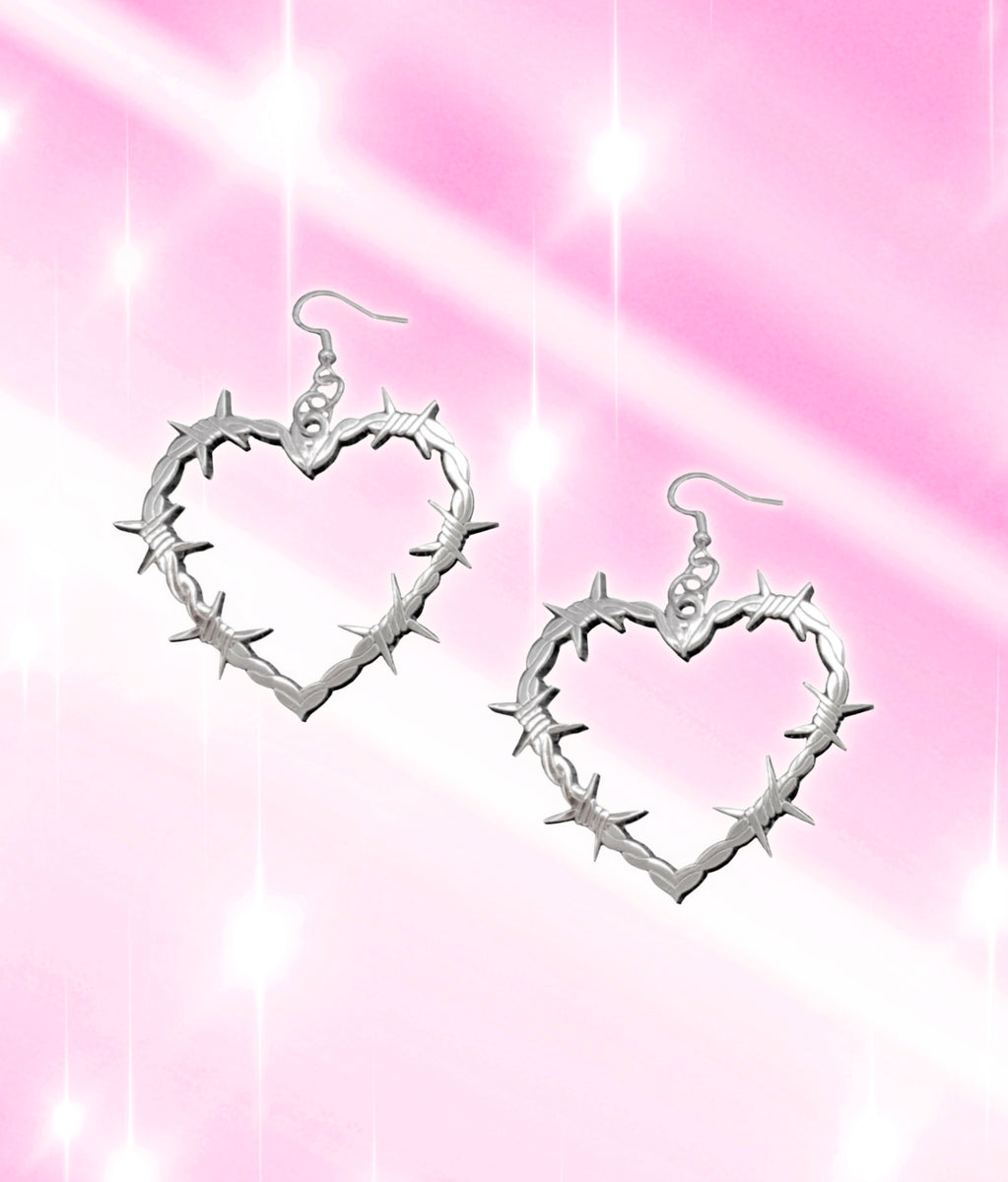 Barbed Wire Heart Earrings - Silver – Creepy Gals